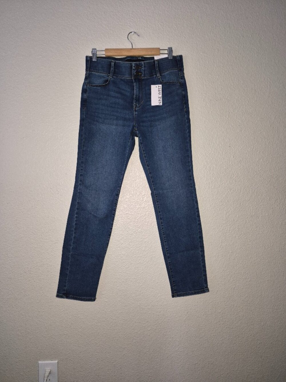 NWT Nine West Womens Med Wash Mid Rise Slim Straight Jeans Size: 12